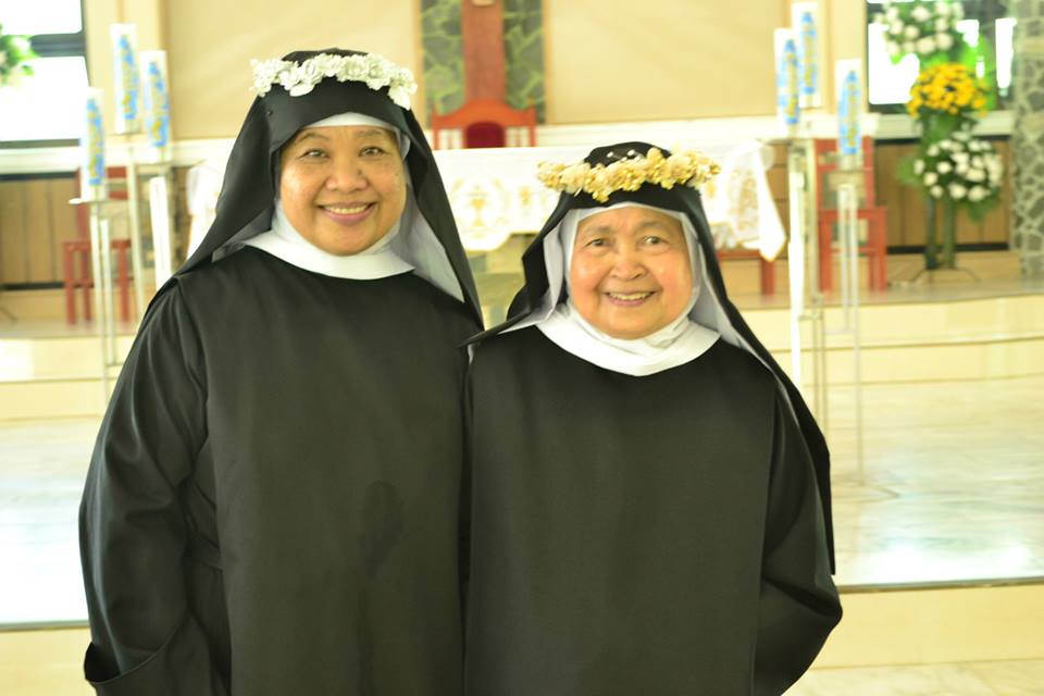 Sisters Suelan and Sayon