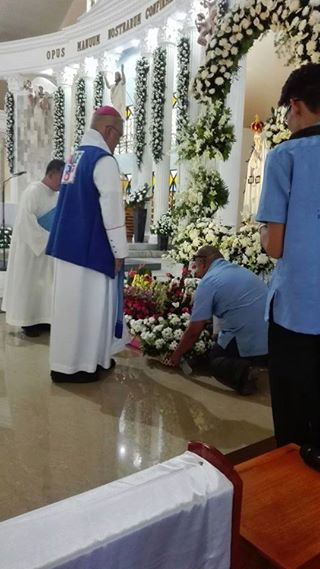 Bp. Afable. Flowers for Our Lady of Fatima