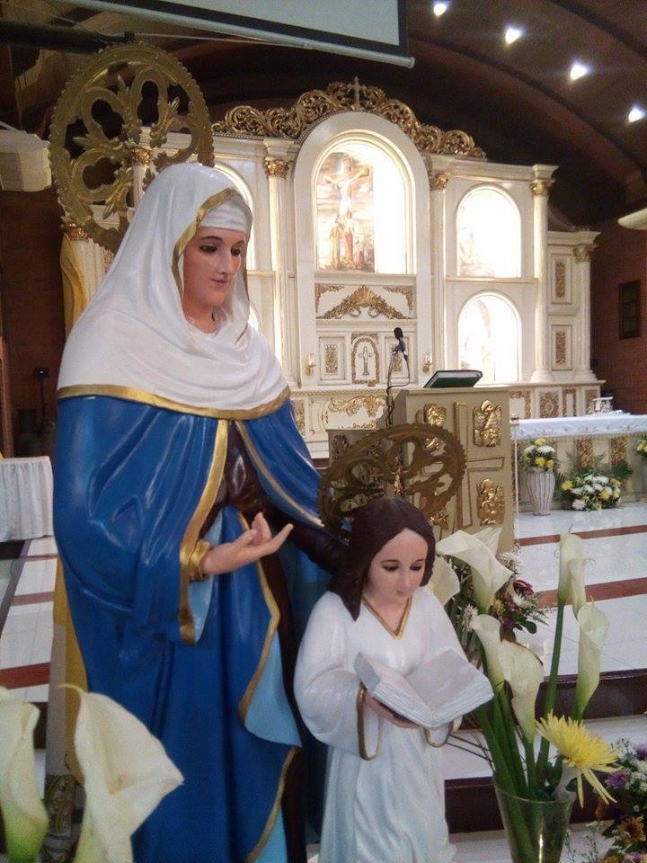 Sta. Ana Parish altar