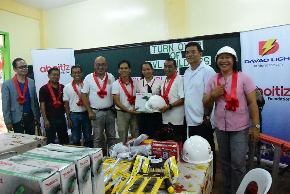 eLab plus Davao light