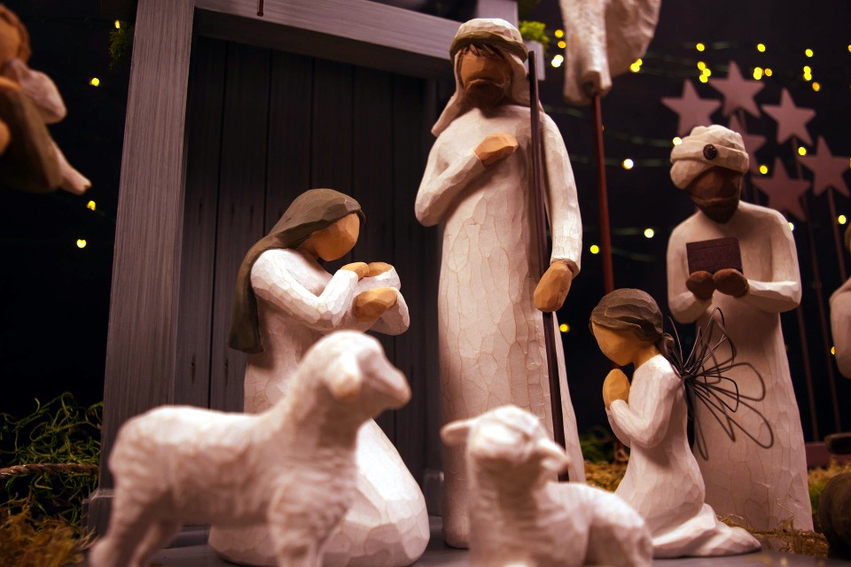 dan kiefer unsplash stock Christmas nativity