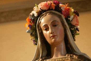 Crowning of Mary with flowers Flores de Mayo