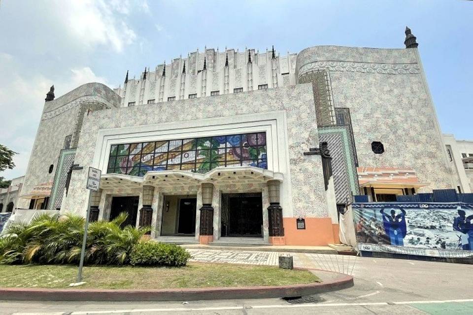 Manila Metropolitan Theater Jingoy Salvador