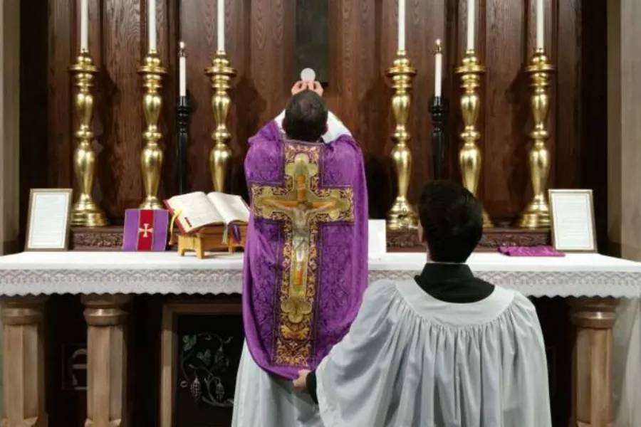 Traditional Latin Mass