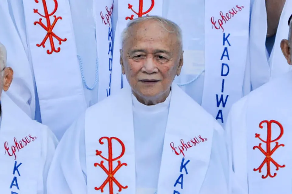Bishop Emeritus Angel Hobayan