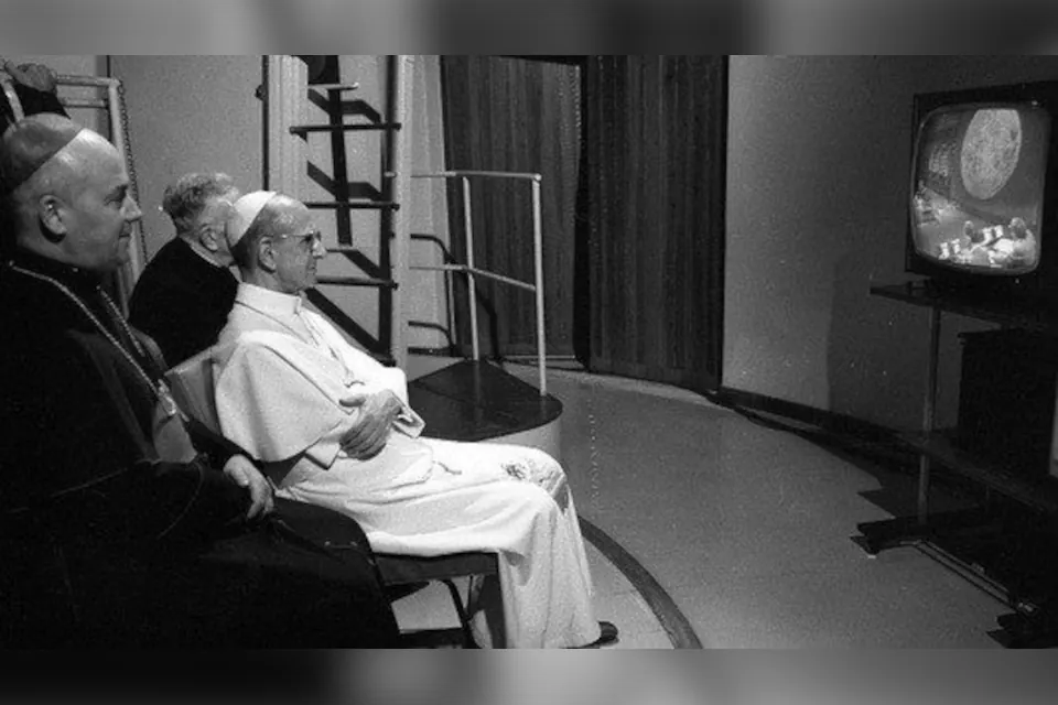 File photo of when Pope St. Paul VI watched on television the first manned lunar landing, from the Vatican Observatory in Castel Gandolfo. (©CatholicPressPhoto)