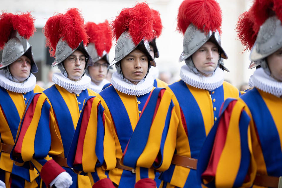 20230506 Swiss Guards Daniel Ibanez CNA