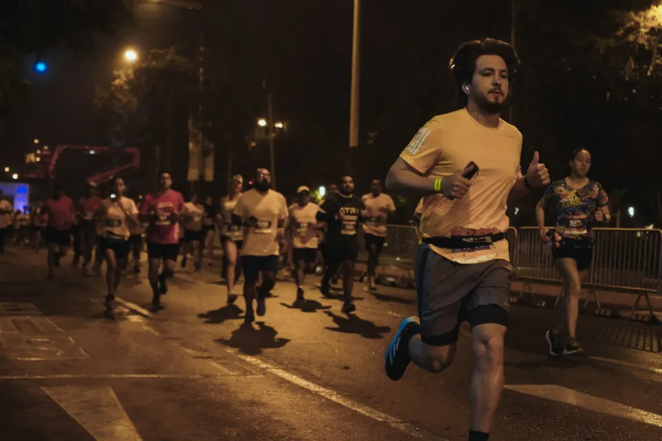 Stock photo of marathon runners by Kenneth Schipper on unsplash