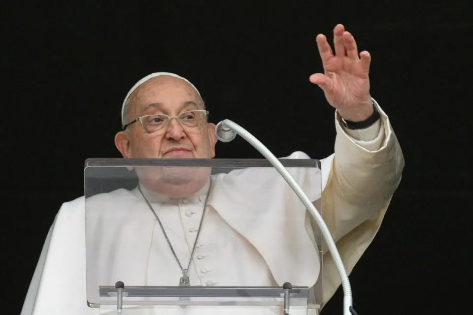 Pope Francis at Angelus 2025 - Vatican News