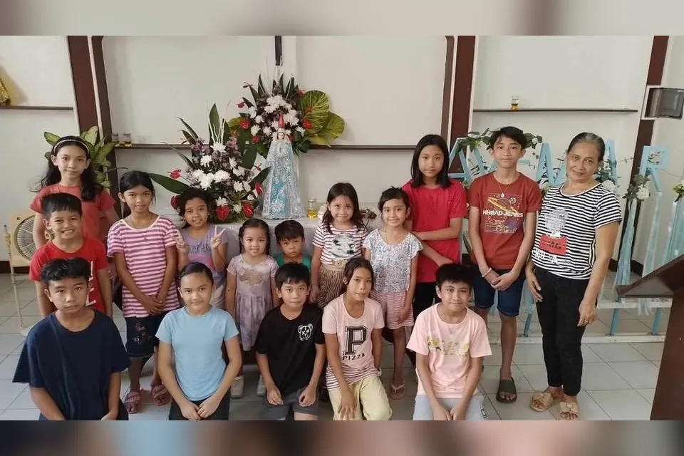 Flores de Mayo 2025