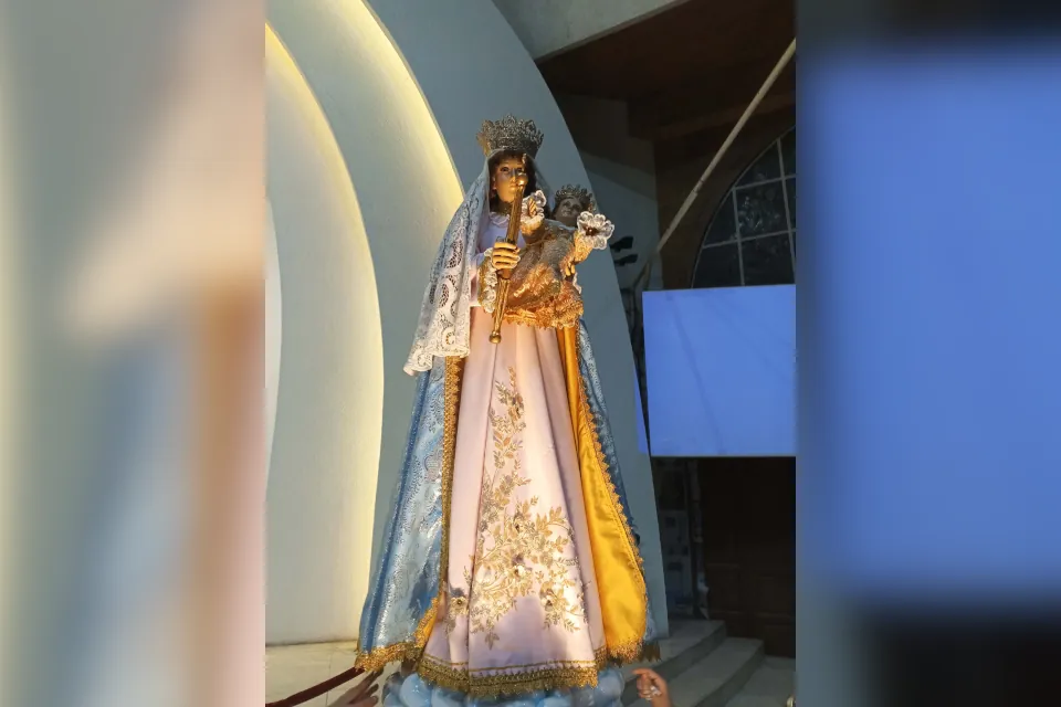 The original restored image of Mary Help of Christians, Patroness of the Prelature of Marawi, has arrived in the Archdiocese of Davao as part of the Padayon Prelatura sa Marawi: Caravan for Peace and Solidarity